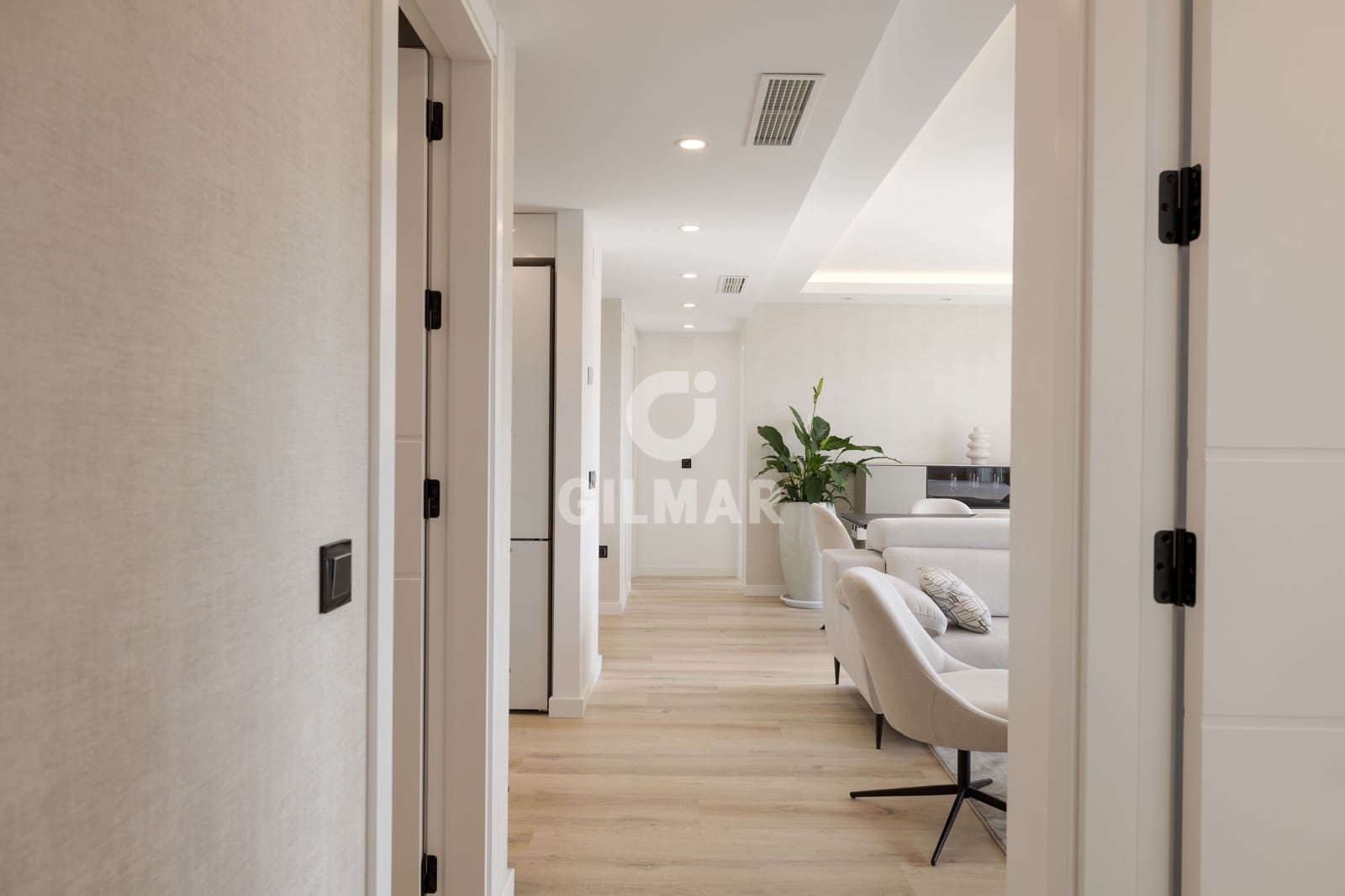 Ático de 4 habitaciones en Nueva Andalucia en venta con piscina garaje - 1.690.000 € (Ref: 9206062)