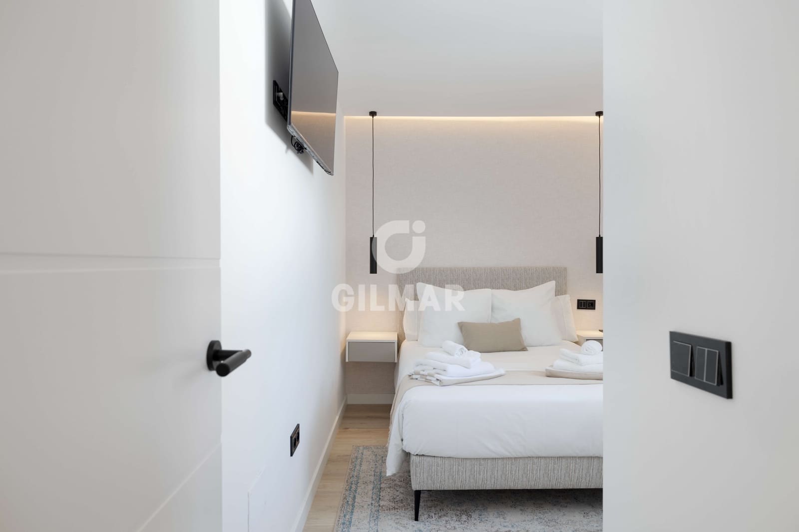 Ático de 4 habitaciones en Nueva Andalucia en venta con piscina garaje - 1.690.000 € (Ref: 9206062)