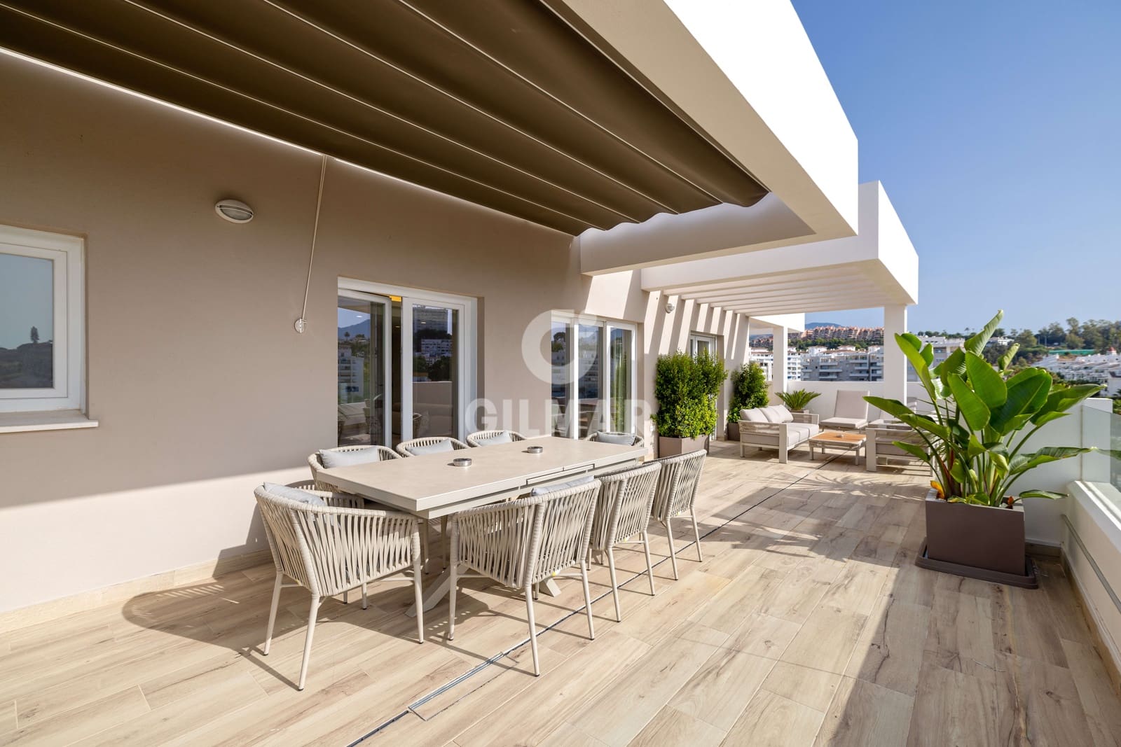 Ático de 4 habitaciones en Nueva Andalucia en venta con piscina garaje - 1.690.000 € (Ref: 9206062)