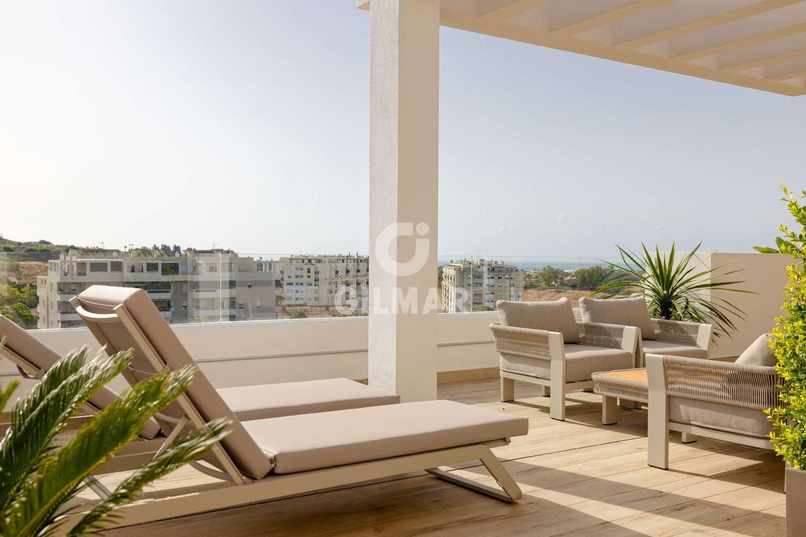 Ático de 4 habitaciones en Nueva Andalucia en venta con piscina garaje - 1.690.000 € (Ref: 9206062)