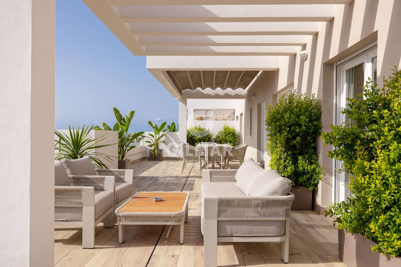 Ático de 4 habitaciones en Nueva Andalucia en venta con piscina garaje - 1.690.000 € (Ref: 9206062)