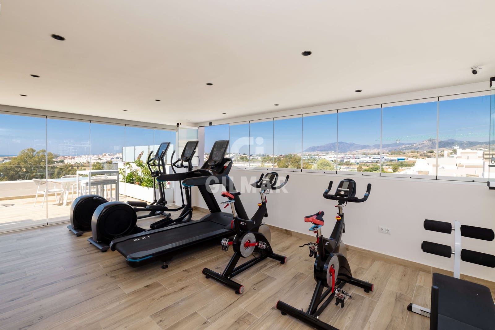 Ático de 4 habitaciones en Nueva Andalucia en venta con piscina garaje - 1.690.000 € (Ref: 9206062)