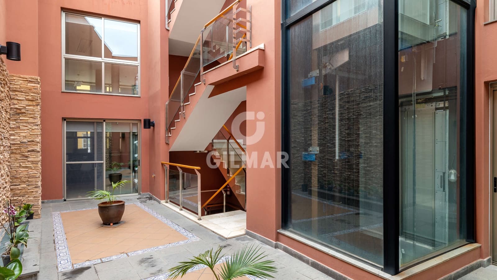 4 soveværelse Semi-Rækkehus til salg i Las Palmas de Gran Canaria med garage - € 1.100.000 (Ref: 9206070)