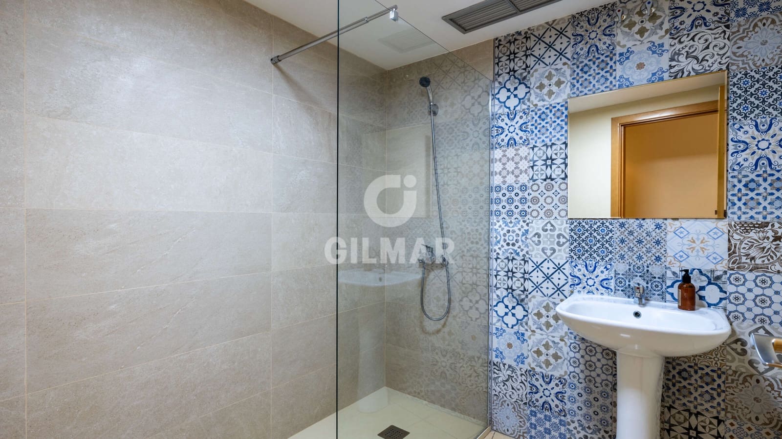 4 soveværelse Semi-Rækkehus til salg i Las Palmas de Gran Canaria med garage - € 1.100.000 (Ref: 9206070)