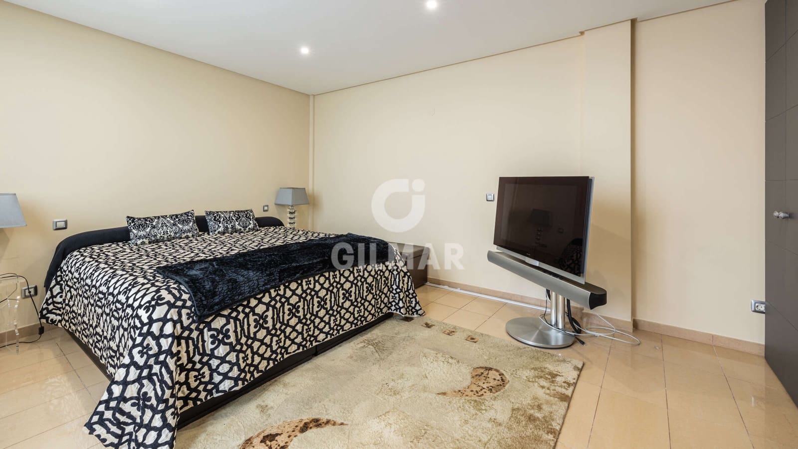 4 soveværelse Semi-Rækkehus til salg i Las Palmas de Gran Canaria med garage - € 1.100.000 (Ref: 9206070)