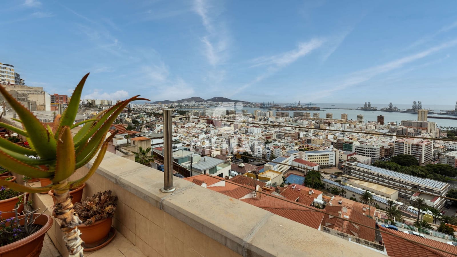 5 soverom Villa til salgs i Las Palmas de Gran Canaria - € 530 000 (Ref: 9206071)