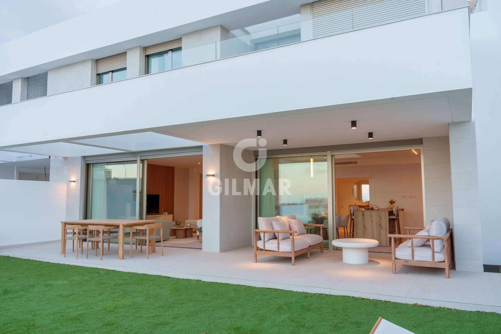 4 soveværelse Semi-Rækkehus til salg i Las Palmas de Gran Canaria med swimmingpool garage - € 998.000 (Ref: 9206072)