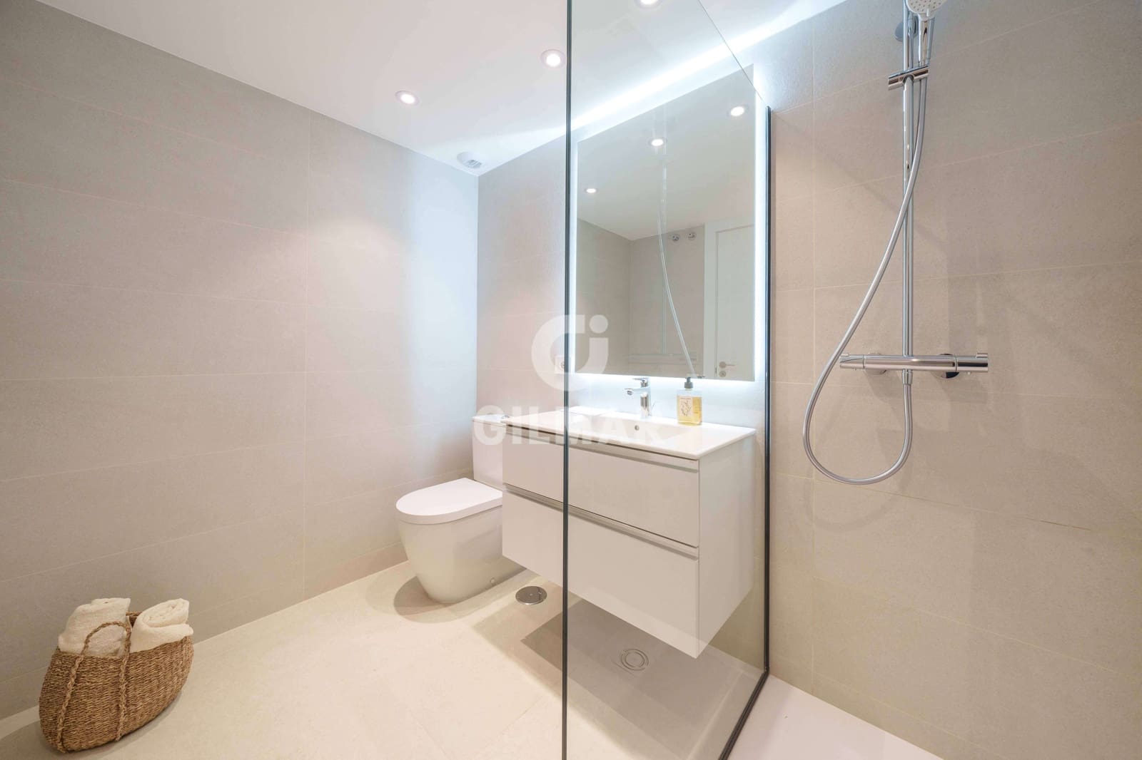 4 soveværelse Semi-Rækkehus til salg i Las Palmas de Gran Canaria med swimmingpool garage - € 998.000 (Ref: 9206072)