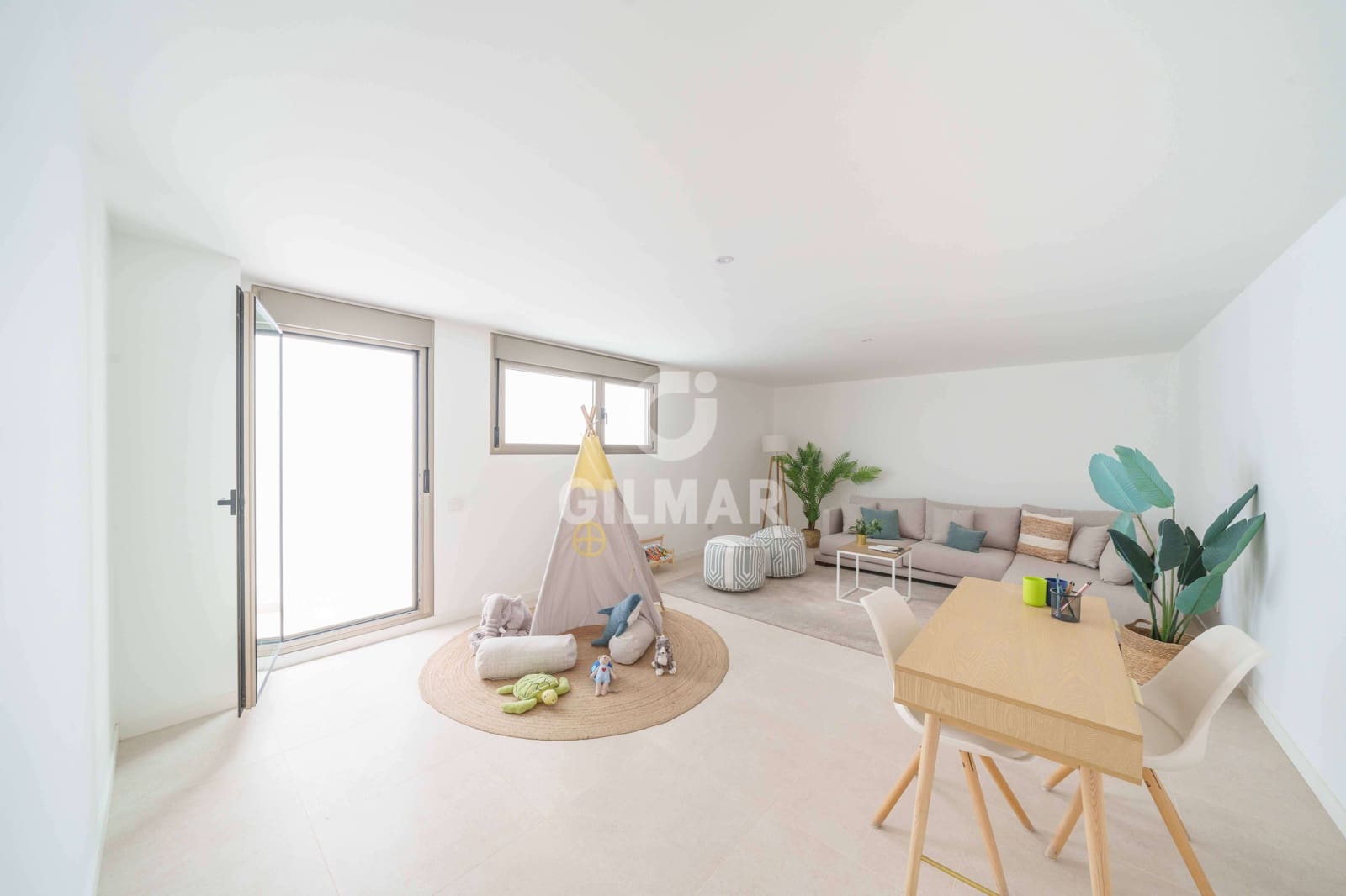 4 soveværelse Semi-Rækkehus til salg i Las Palmas de Gran Canaria med swimmingpool garage - € 998.000 (Ref: 9206072)