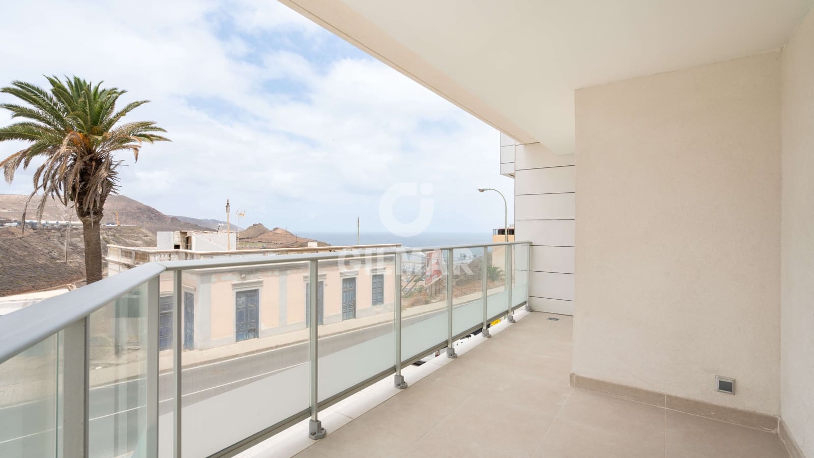 3 slaapkamer Flat te koop in Las Palmas de Gran Canaria met garage - € 408.000 (Ref: 9206075)