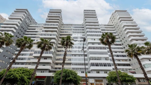 3 bedroom Flat for sale in Las Palmas de Gran Canaria - € 299,000 (Ref: 9206077)