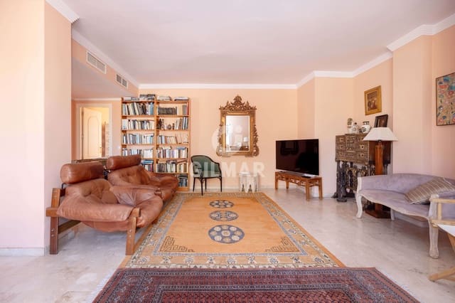 2 bedroom Penthouse for sale in Elviria, Marbella with pool garage - € 495,000 (Ref: 9206087)