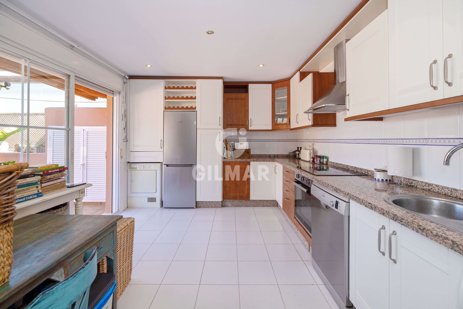 2 sypialnia Penthouse na sprzedaż w Elviria z basenem garażem - 495 000 € (Ref: 9206087)