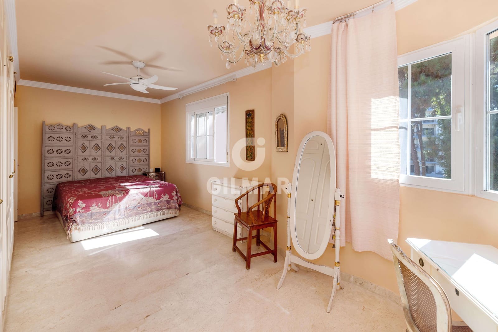 2 sypialnia Penthouse na sprzedaż w Elviria z basenem garażem - 495 000 € (Ref: 9206087)