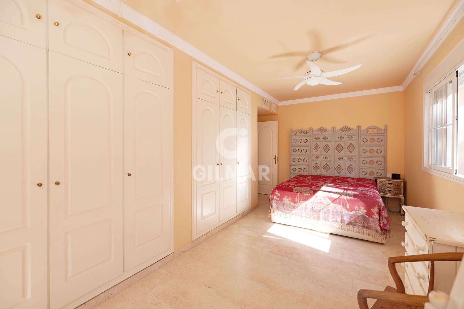 2 sypialnia Penthouse na sprzedaż w Elviria z basenem garażem - 495 000 € (Ref: 9206087)