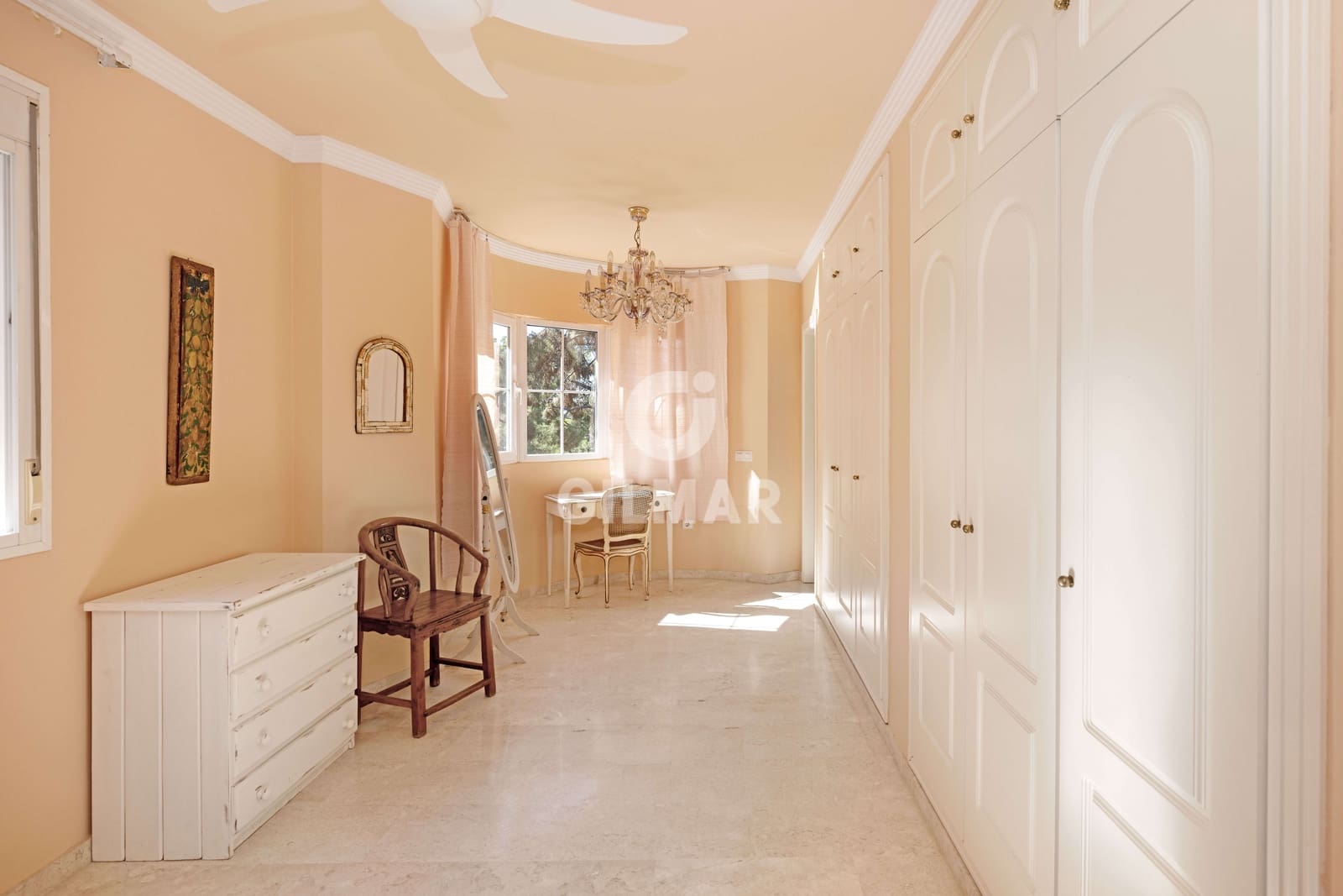 2 sypialnia Penthouse na sprzedaż w Elviria z basenem garażem - 495 000 € (Ref: 9206087)