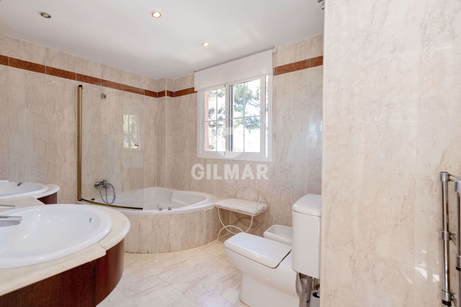 2 sypialnia Penthouse na sprzedaż w Elviria z basenem garażem - 495 000 € (Ref: 9206087)