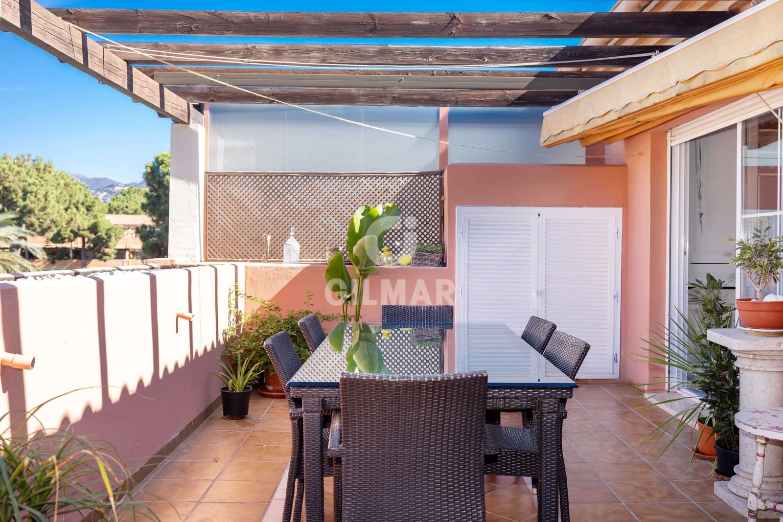 2 sypialnia Penthouse na sprzedaż w Elviria z basenem garażem - 495 000 € (Ref: 9206087)