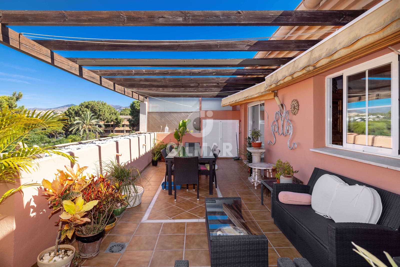 2 sypialnia Penthouse na sprzedaż w Elviria z basenem garażem - 495 000 € (Ref: 9206087)