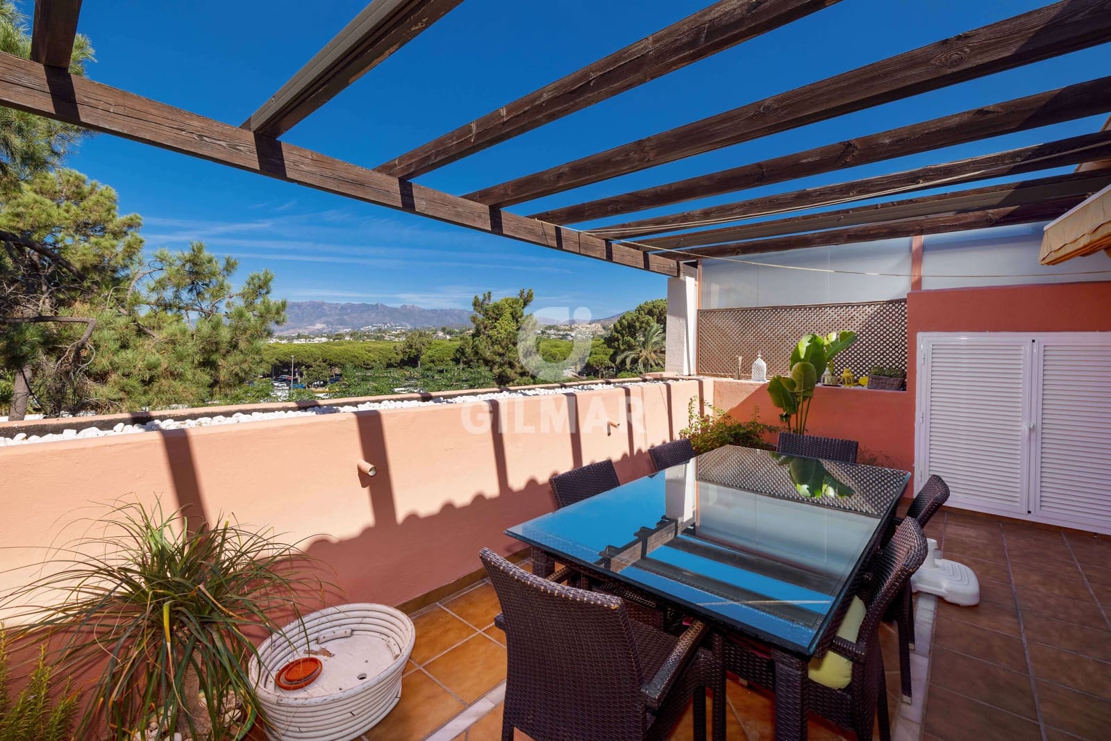 2 sypialnia Penthouse na sprzedaż w Elviria z basenem garażem - 495 000 € (Ref: 9206087)