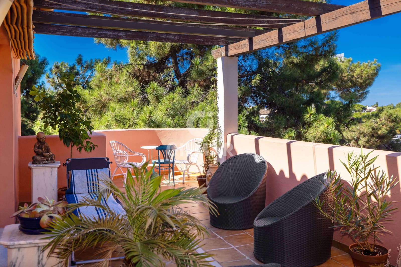 2 sypialnia Penthouse na sprzedaż w Elviria z basenem garażem - 495 000 € (Ref: 9206087)