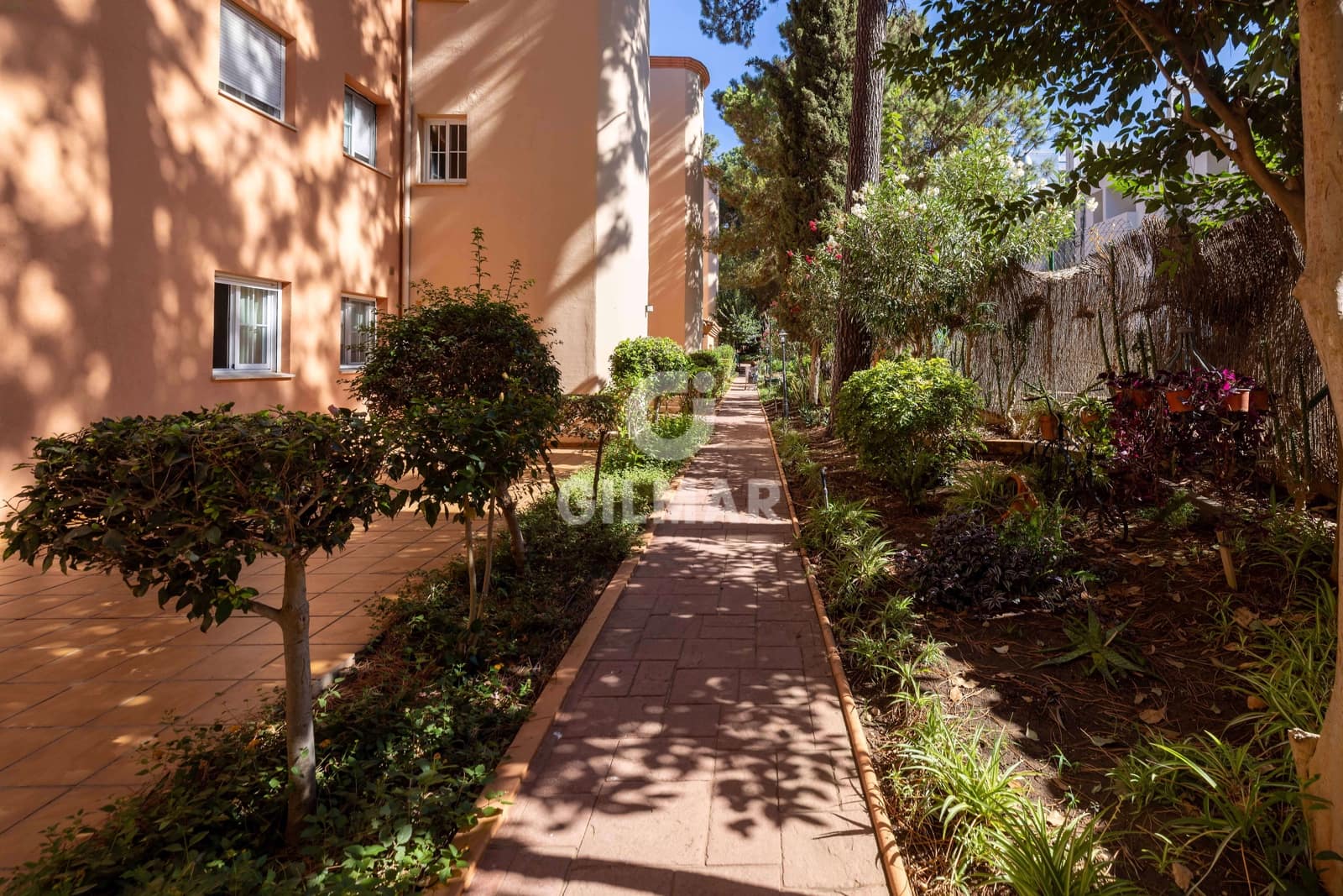 2 sypialnia Penthouse na sprzedaż w Elviria z basenem garażem - 495 000 € (Ref: 9206087)