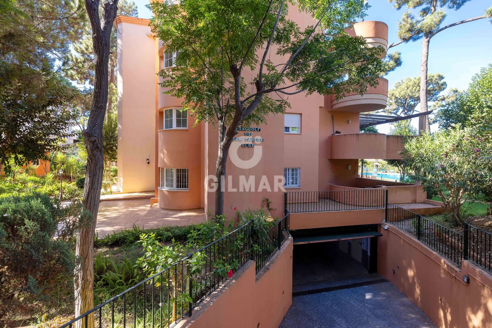 2 sypialnia Penthouse na sprzedaż w Elviria z basenem garażem - 495 000 € (Ref: 9206087)