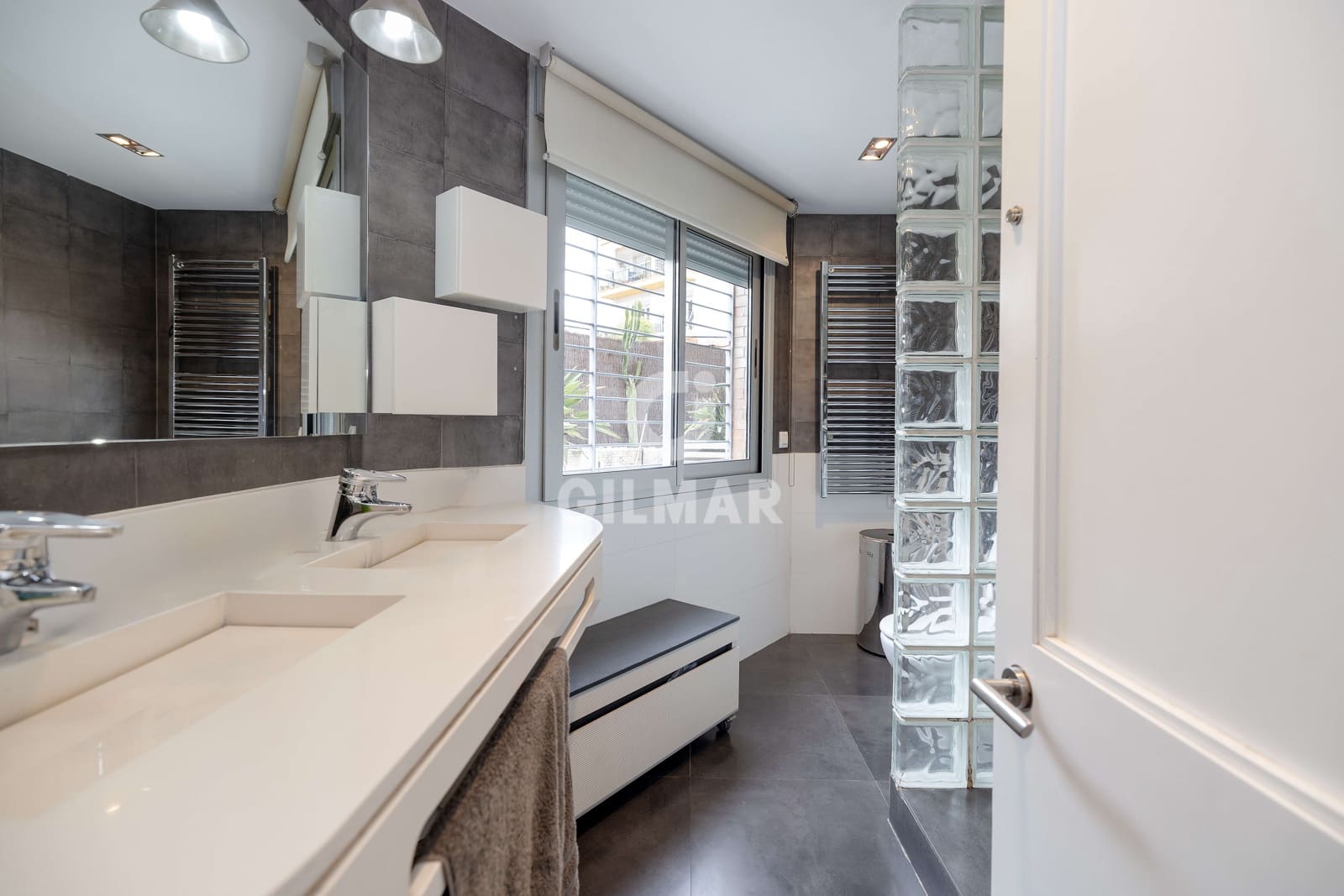 4 slaapkamer Flat te koop in Sevilla stad met zwembad garage - € 1.200.000 (Ref: 9207388)