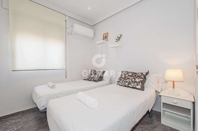 3 bedroom Flat for sale in Los Remedios, Seville city - € 525,000 (Ref: 9207391)