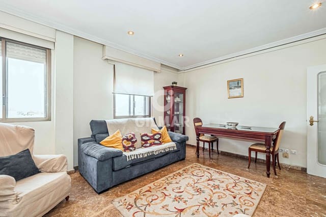 3 bedroom Flat for sale in Los Remedios, Seville city - € 525,000 (Ref: 9207391)