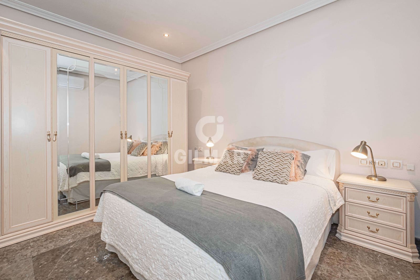 3 slaapkamer Flat te koop in Sevilla stad - € 525.000 (Ref: 9207391)