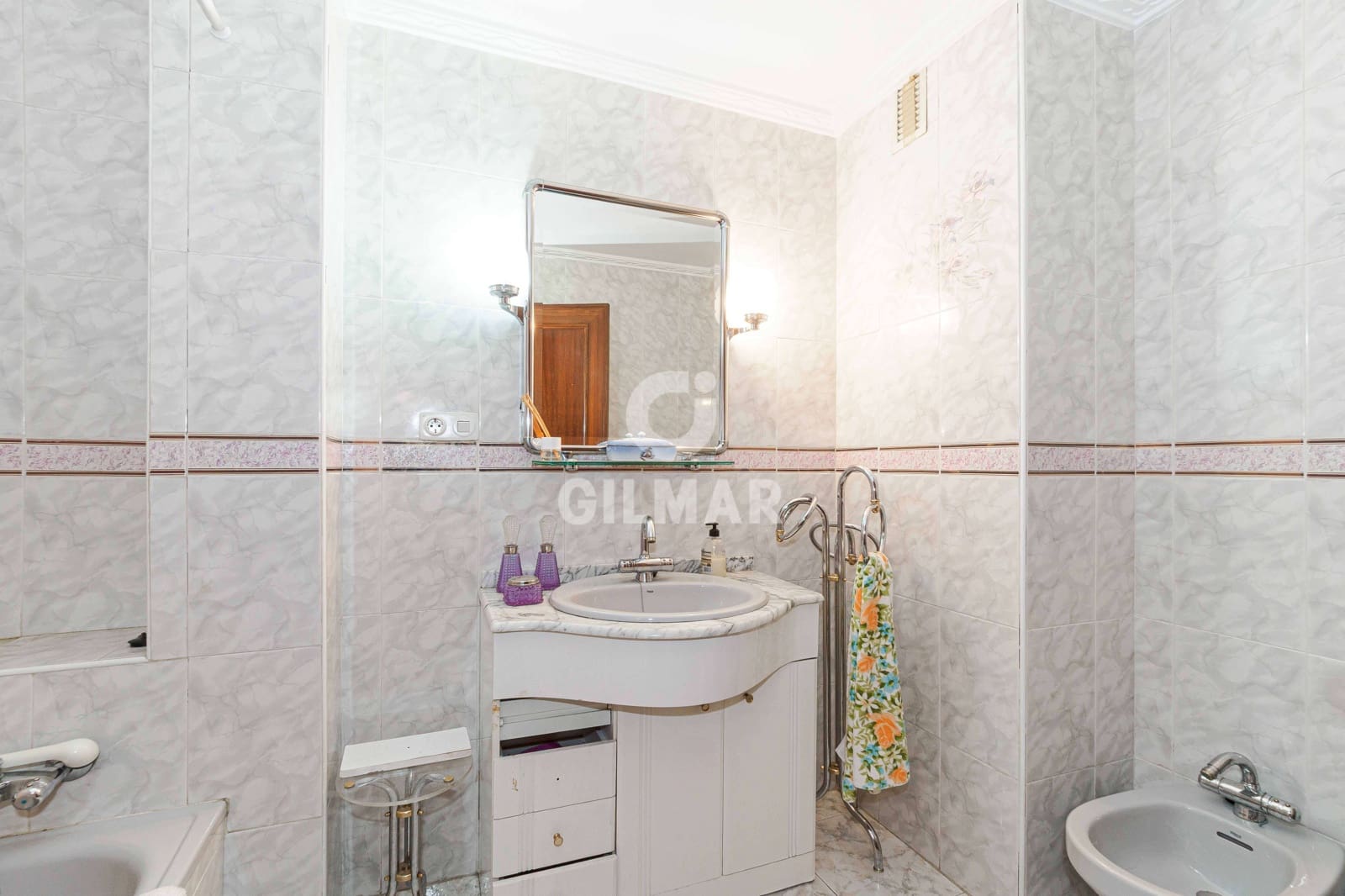 4 sovrum Lägenhet till salu i Sevilla stad - 459 000 € (Ref: 9207397)