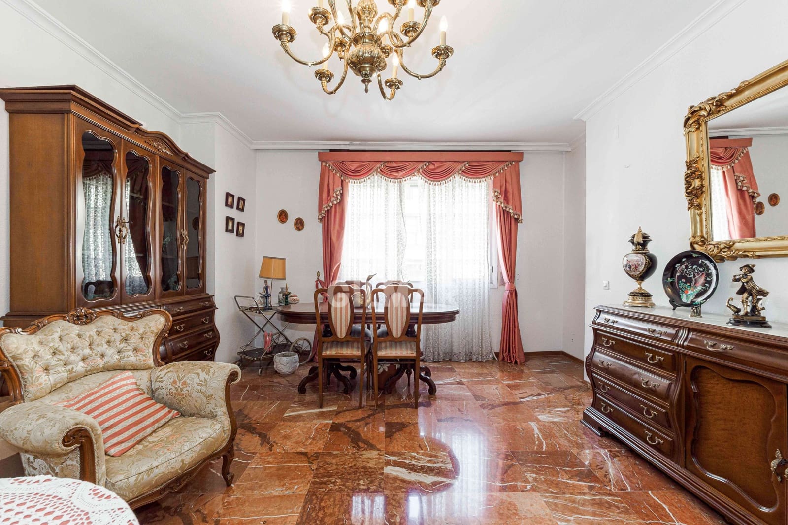 4 sovrum Lägenhet till salu i Sevilla stad - 459 000 € (Ref: 9207397)