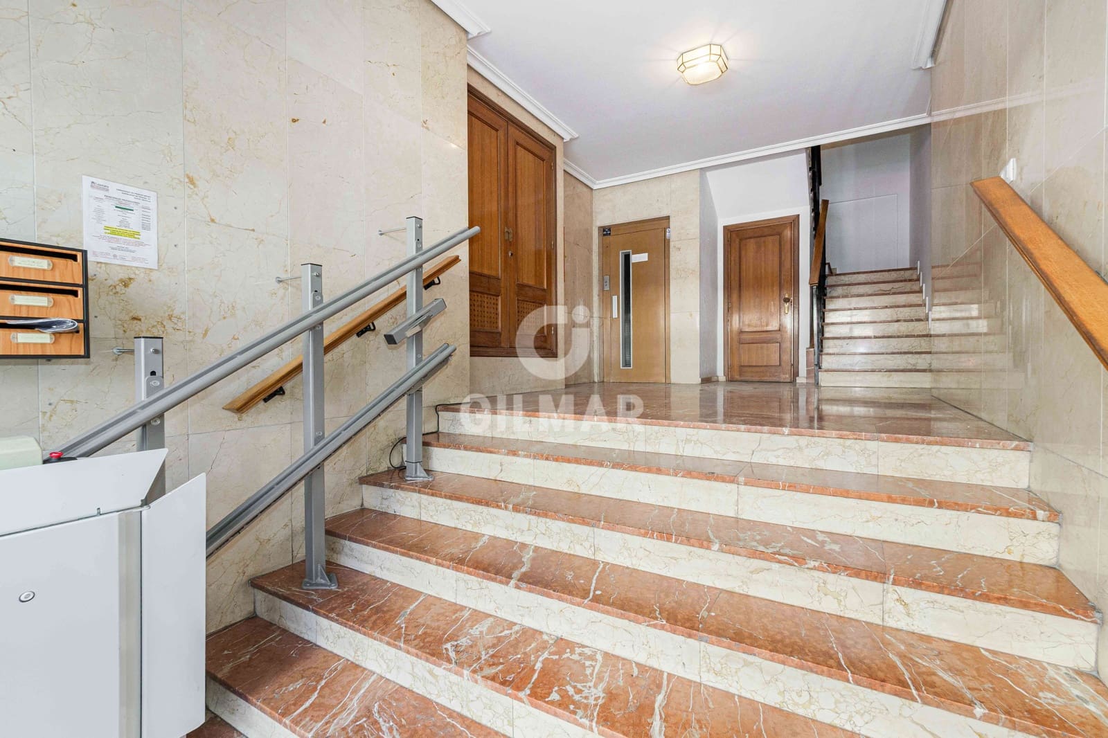 4 sovrum Lägenhet till salu i Sevilla stad - 459 000 € (Ref: 9207397)