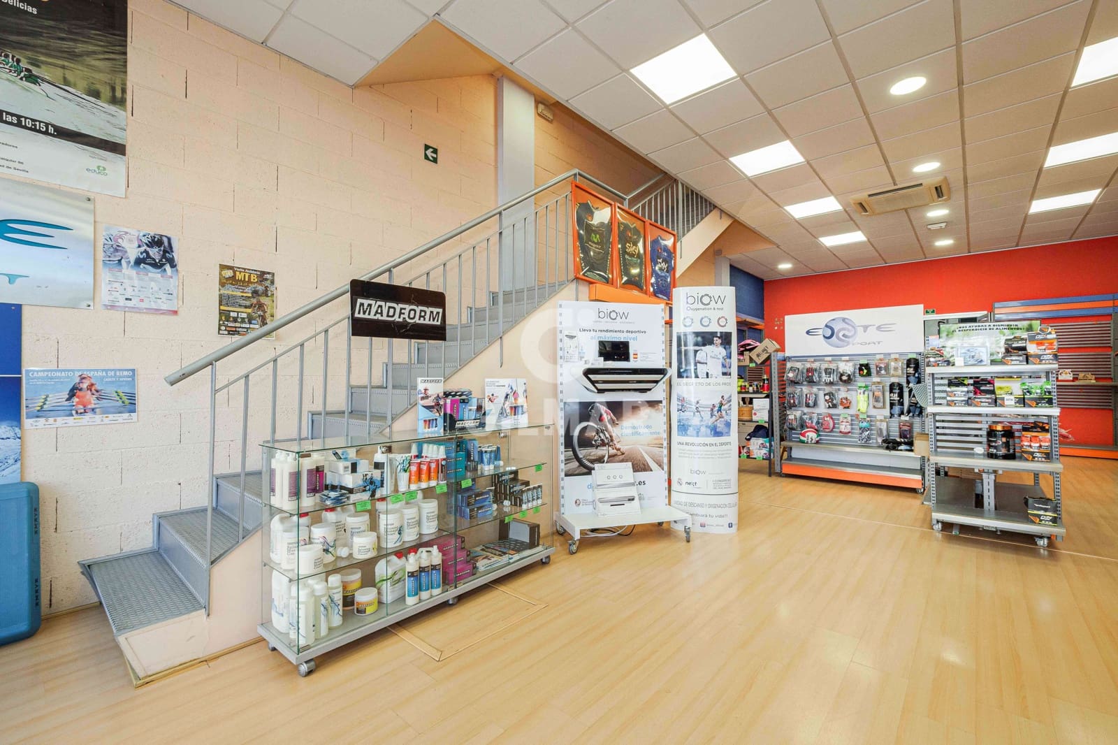 Erhverv til salg i Sevilla by med garage - € 285.000 (Ref: 9207402)