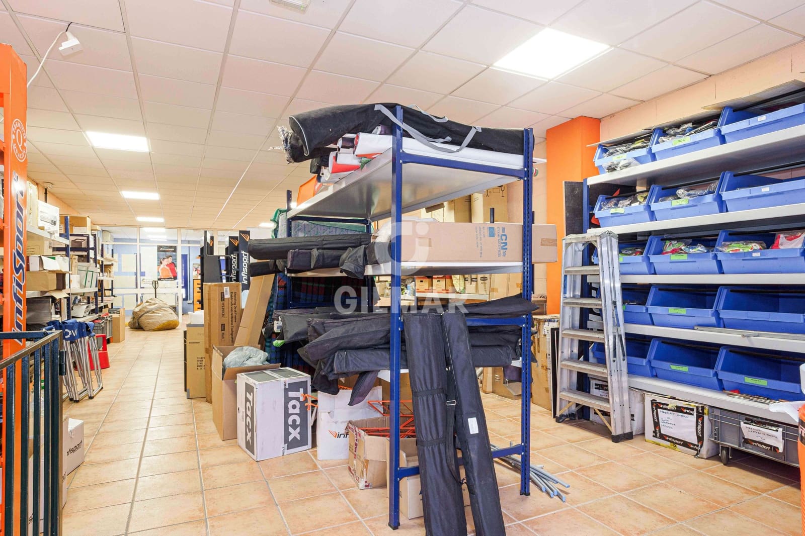 Erhverv til salg i Sevilla by med garage - € 285.000 (Ref: 9207402)