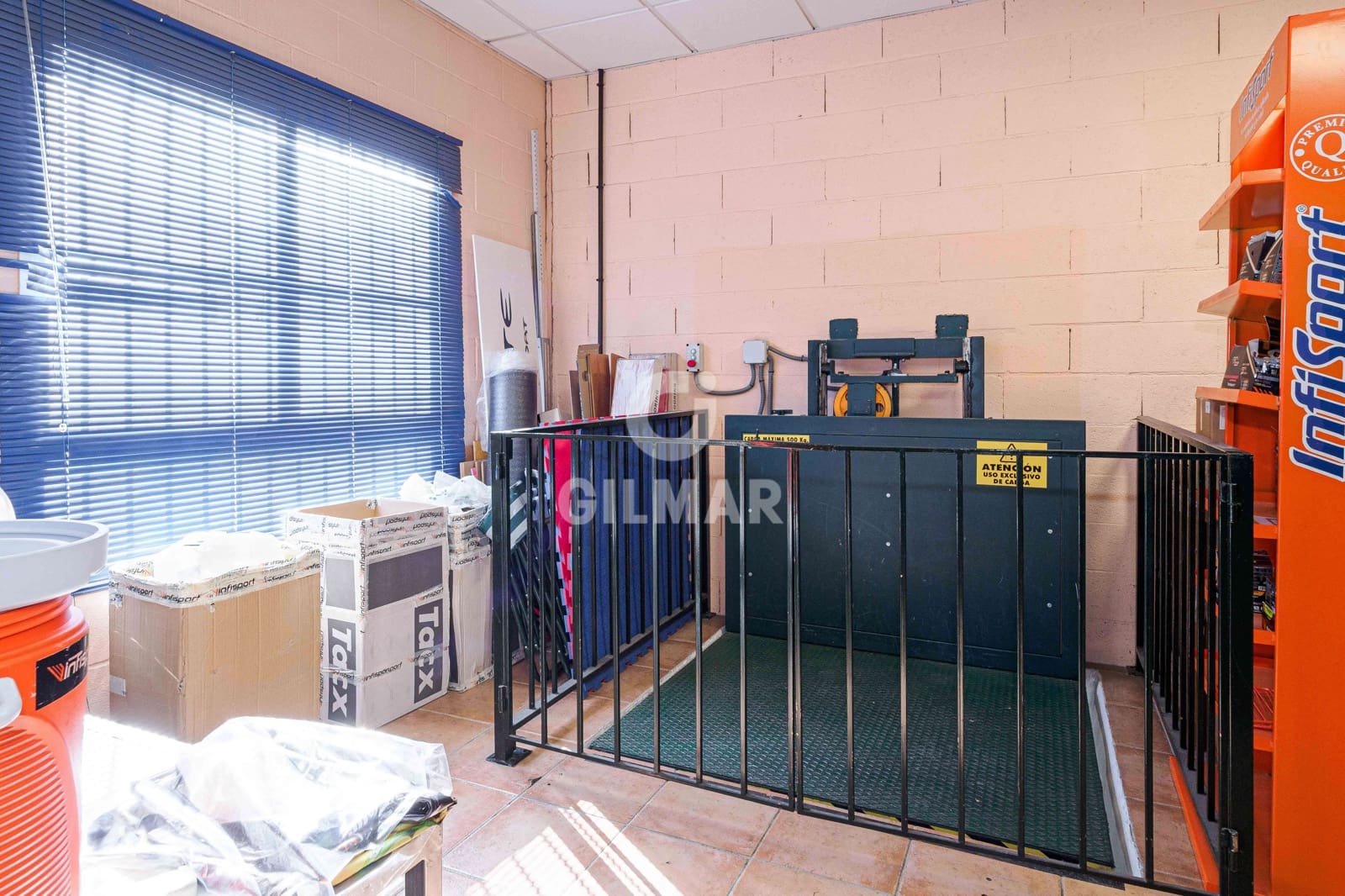 Erhverv til salg i Sevilla by med garage - € 285.000 (Ref: 9207402)