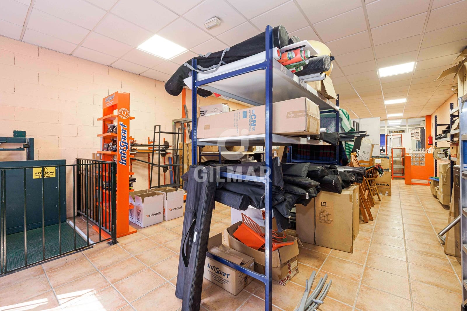 Erhverv til salg i Sevilla by med garage - € 285.000 (Ref: 9207402)