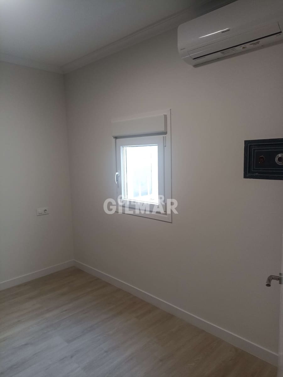 3 sovrum Radhus till salu i Sevilla stad - 185 000 € (Ref: 9207410)