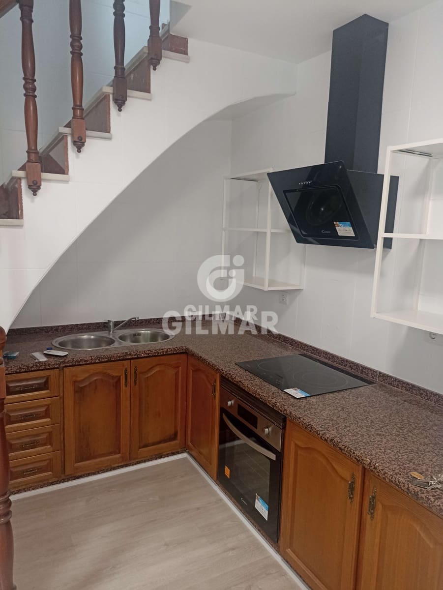 3 sovrum Radhus till salu i Sevilla stad - 185 000 € (Ref: 9207410)