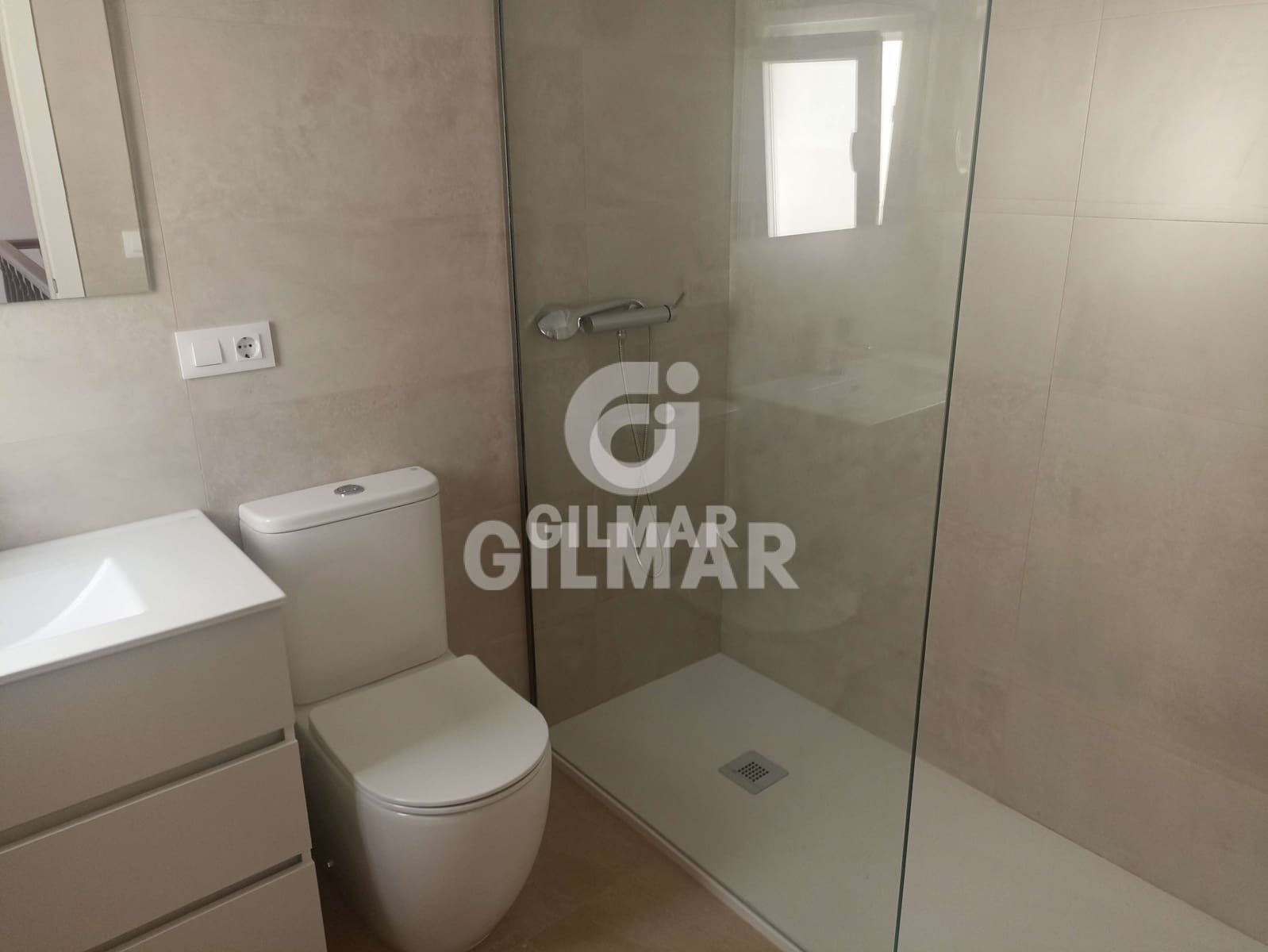 3 sovrum Radhus till salu i Sevilla stad - 185 000 € (Ref: 9207410)