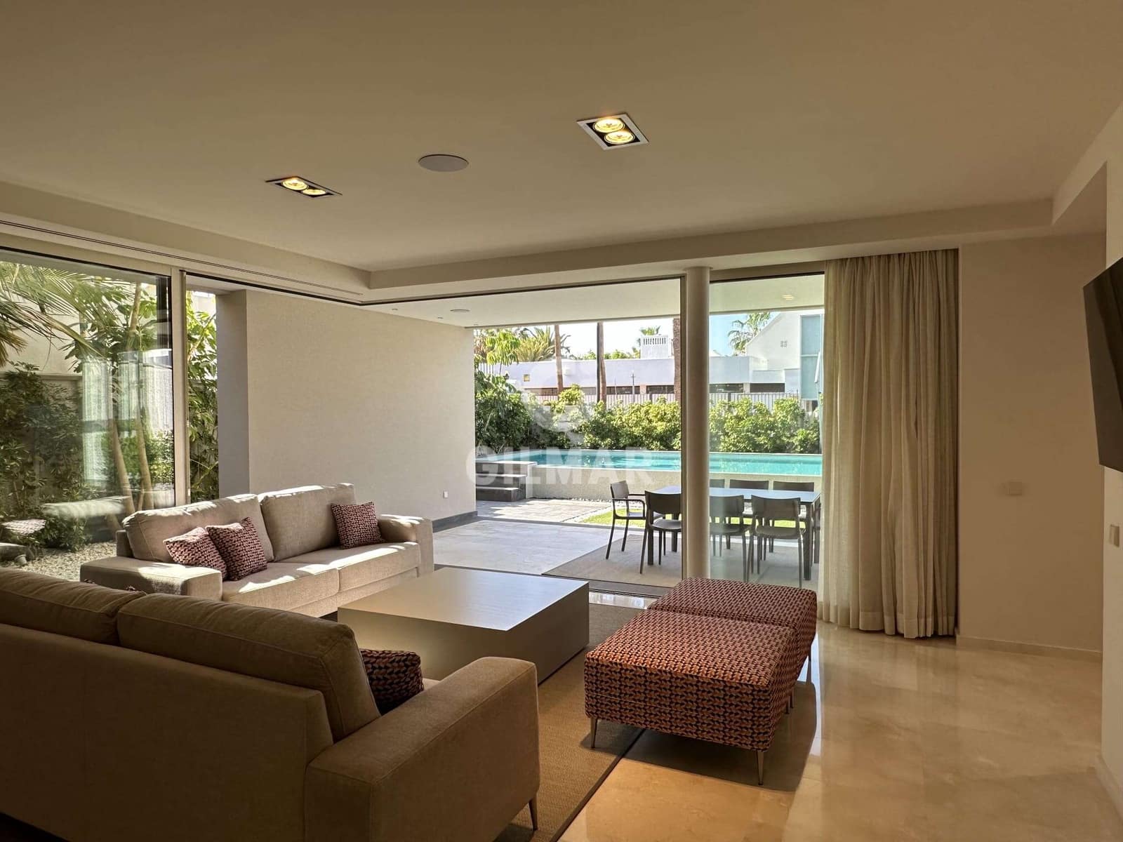 4 soveværelse Villa til salg i Playa de las Americas med swimmingpool garage - € 3.250.000 (Ref: 9207552)