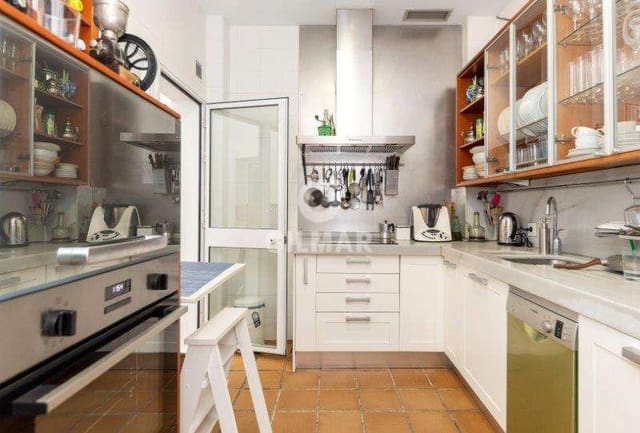 4 bedroom Terraced Villa for sale in Feria, Seville city - € 599,000 (Ref: 9207559)