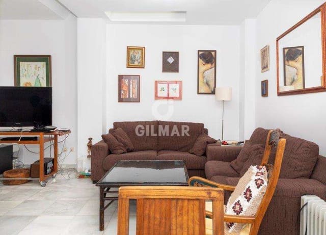 4 bedroom Terraced Villa for sale in Feria, Seville city - € 599,000 (Ref: 9207559)