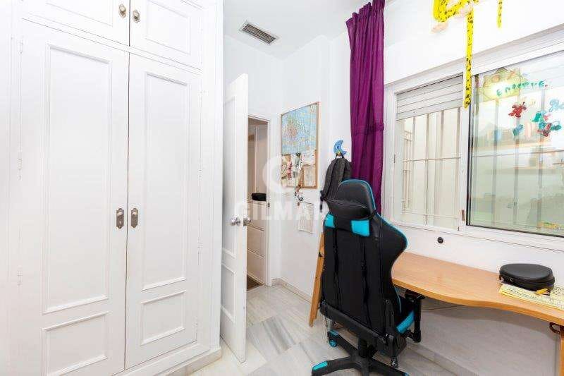 Adosado de 4 habitaciones en Sevilla ciudad en venta - 599.000 € (Ref: 9207559)