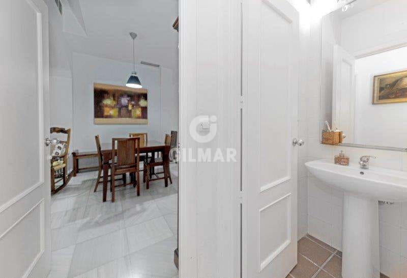 Adosado de 4 habitaciones en Sevilla ciudad en venta - 599.000 € (Ref: 9207559)