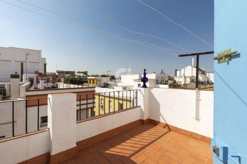 Adosado de 4 habitaciones en Sevilla ciudad en venta - 599.000 € (Ref: 9207559)