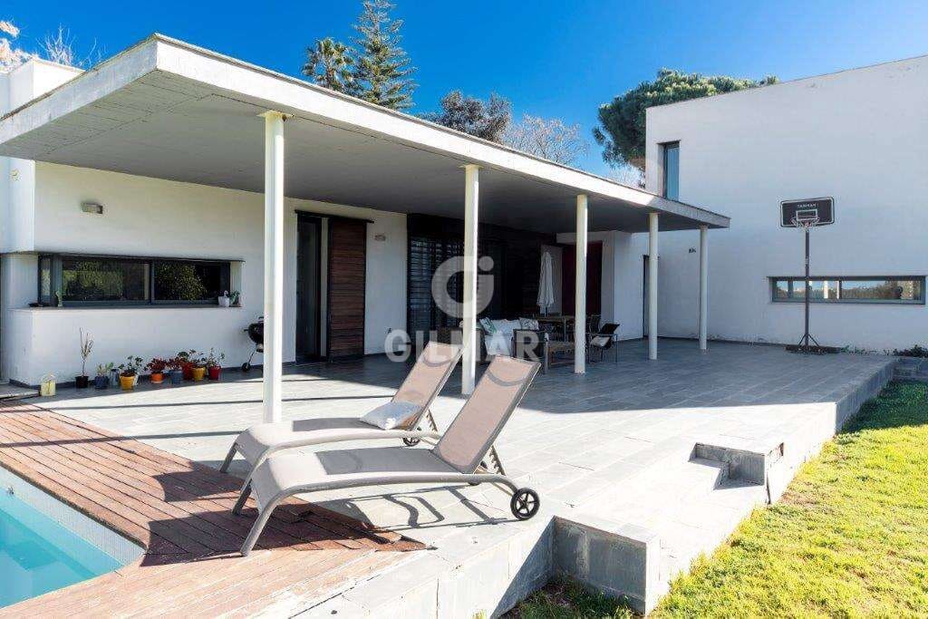 5 soverom Villa til salgs i Sanlucar la Mayor med svømmebasseng - € 850 000 (Ref: 9207560)