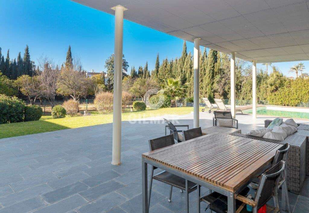 5 soverom Villa til salgs i Sanlucar la Mayor med svømmebasseng - € 850 000 (Ref: 9207560)