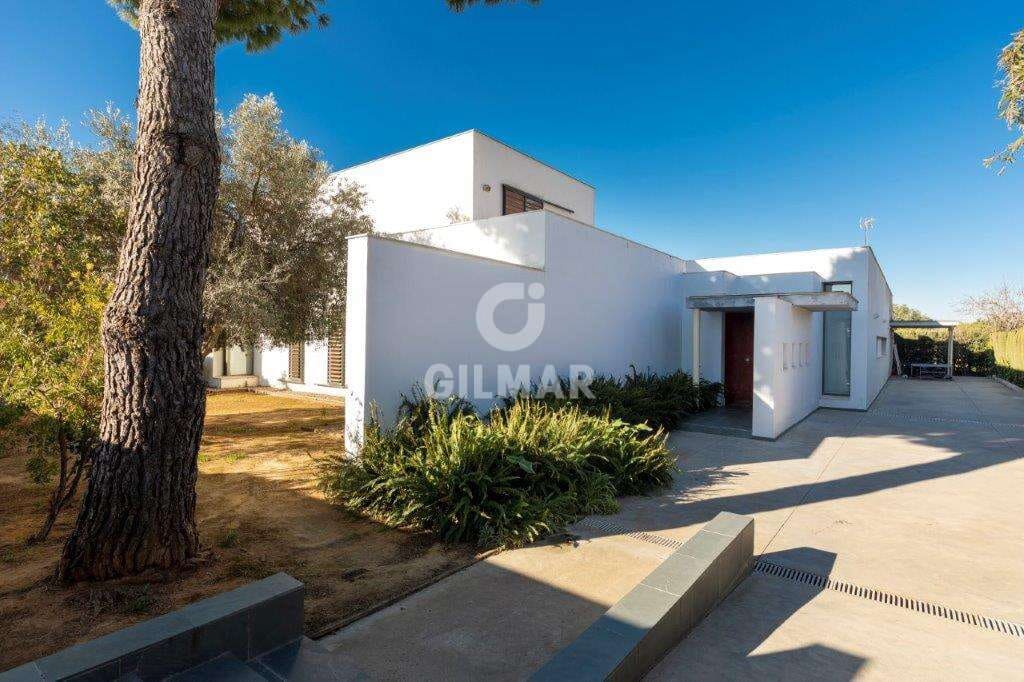 5 soverom Villa til salgs i Sanlucar la Mayor med svømmebasseng - € 850 000 (Ref: 9207560)